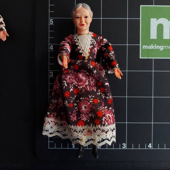 Vintage Thread Wrapped Dollhouse Dolls Couple Man Woman Grandfather Grandmother - Picture 10 of 10